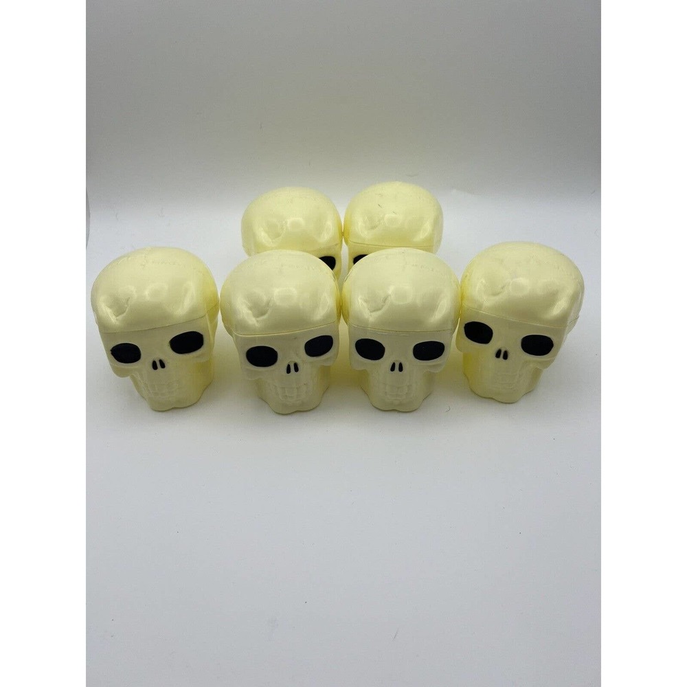6 vintage 1998 the paper magic group plastic skull candy containers Halloween